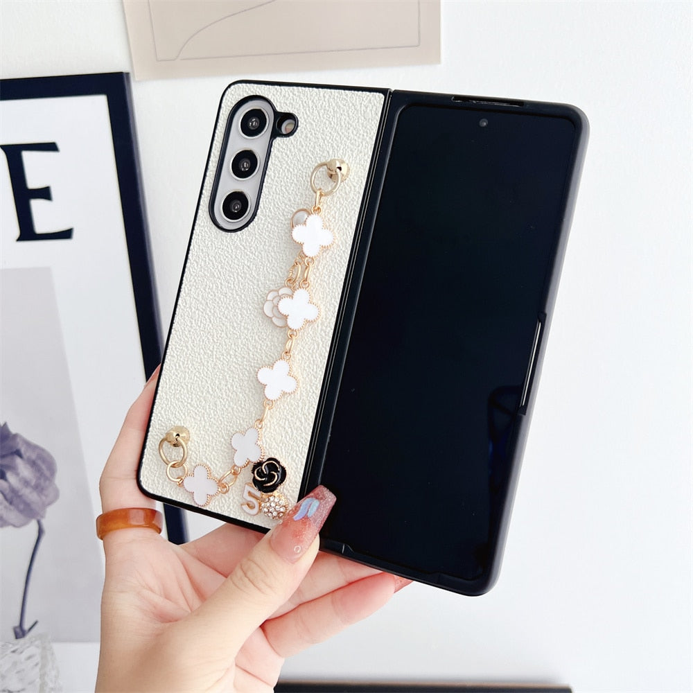 Fashion Four leaf Clover Bracelet Chain Phone Case For Samsung Galaxy Z Fold