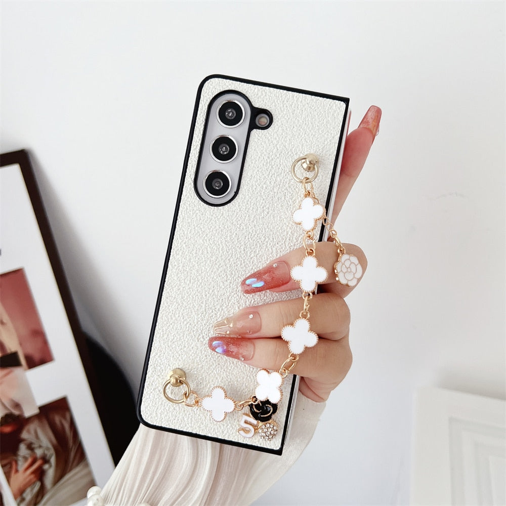 Fashion Four leaf Clover Bracelet Chain Phone Case For Samsung Galaxy Z Fold